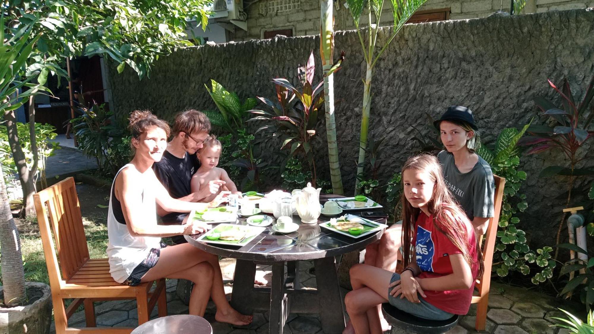 Van Santri Homestay Pemuteran Exterior photo